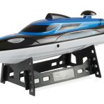 Barca RC cu telecomanda Blue Barracuda V3, Lungime 35 cm, 2,4 GHz, Viteza 25 km/h, Raza 150m, LED, Racire pe apa, RTR, 8+