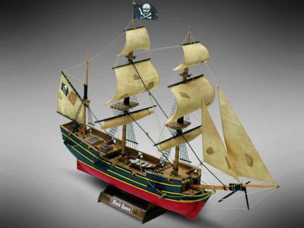 Kit de construit corabie din lemn Black Queen scara 1:135